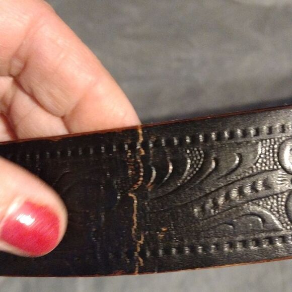 Vintage Crumrine buckle set and leather belt - Picture 6 of 8